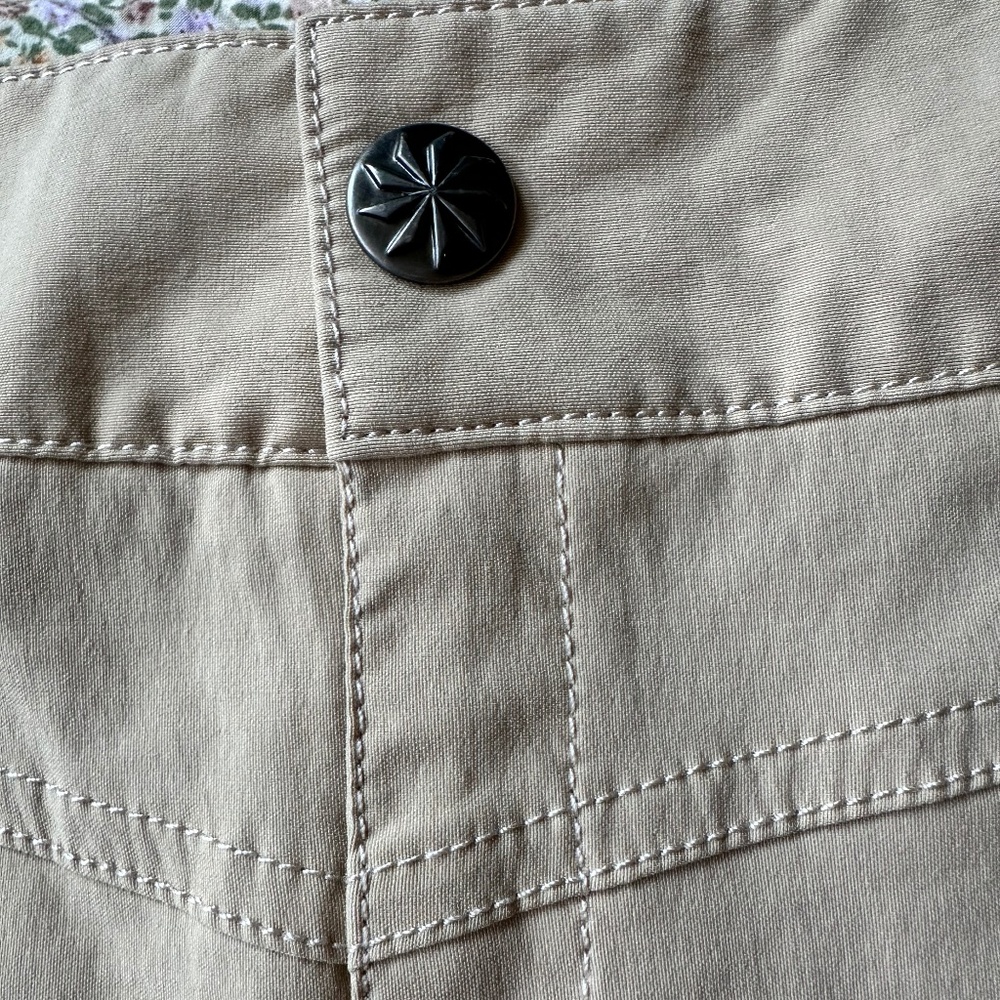 Athleta size 6 Ruffled Skirt with side pockets - Picture 4 of 8